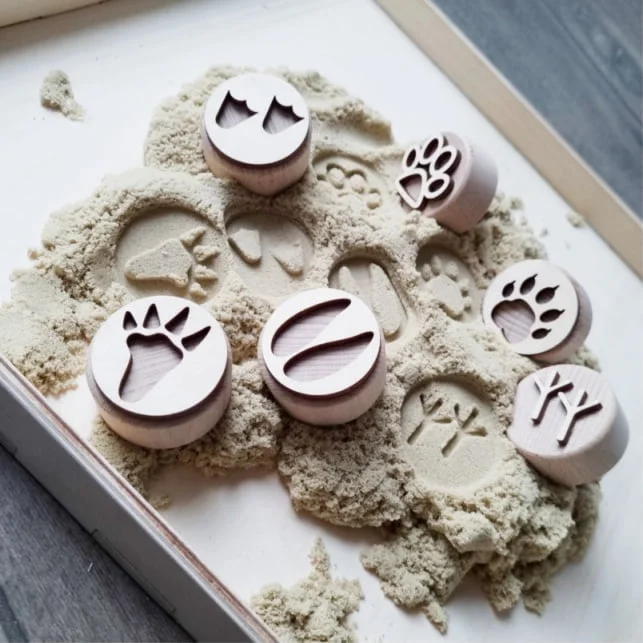 Entdecken Sie die Tierwelt mit dem Kiddi Holzstempelset Footprints - Kreativer Spaß für kleine Abenteurer 3