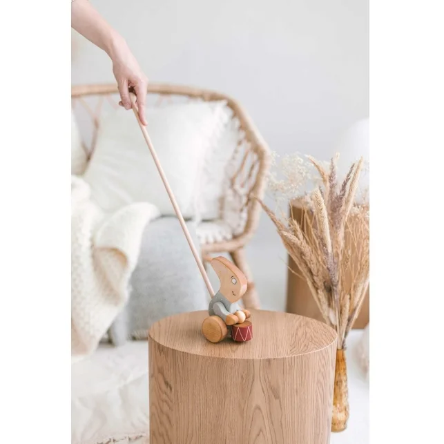 Hase aus Holz zum Schieben