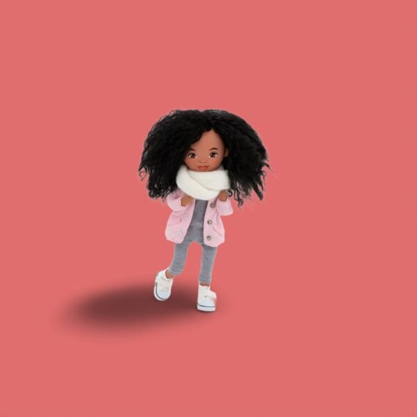 Tina in einer rosa Jacke