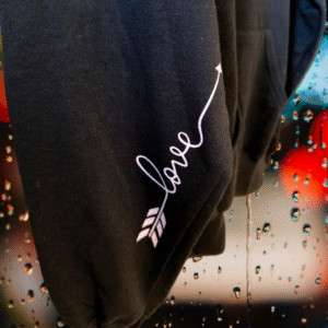 LOVE Hoodie schwarz mit Aufdruck